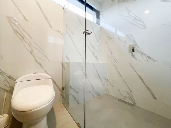 Apartamento de 3 alcobas en venta en Chicó Navarra, Bogotá, 147 m² · foto 12 de 19