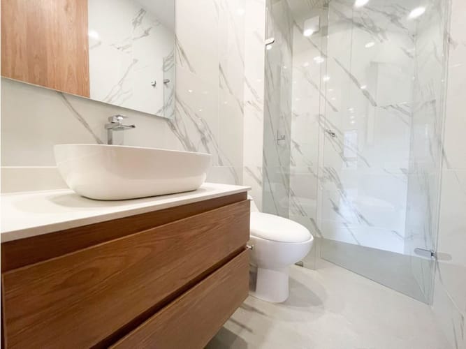 Apartamento de 3 alcobas en venta en Chicó Navarra, Bogotá, 147 m² · foto 15 de 19
