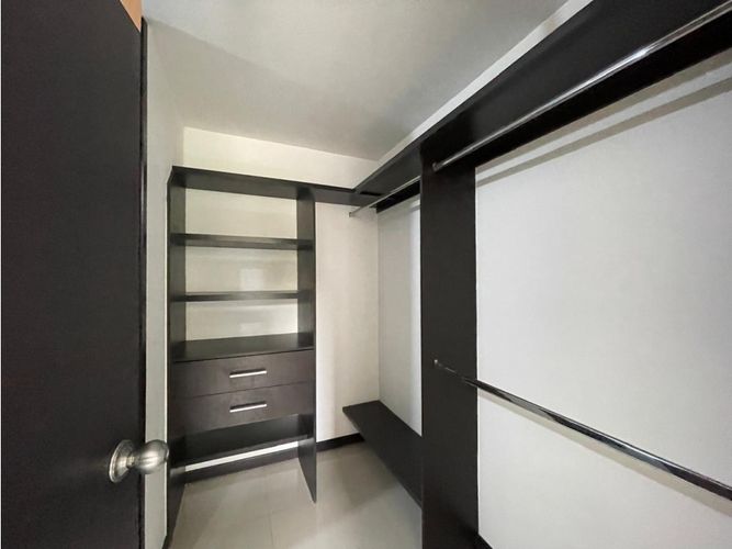 Apartamento en venta en Ciudad Jardin, Cali · foto 4 de 11