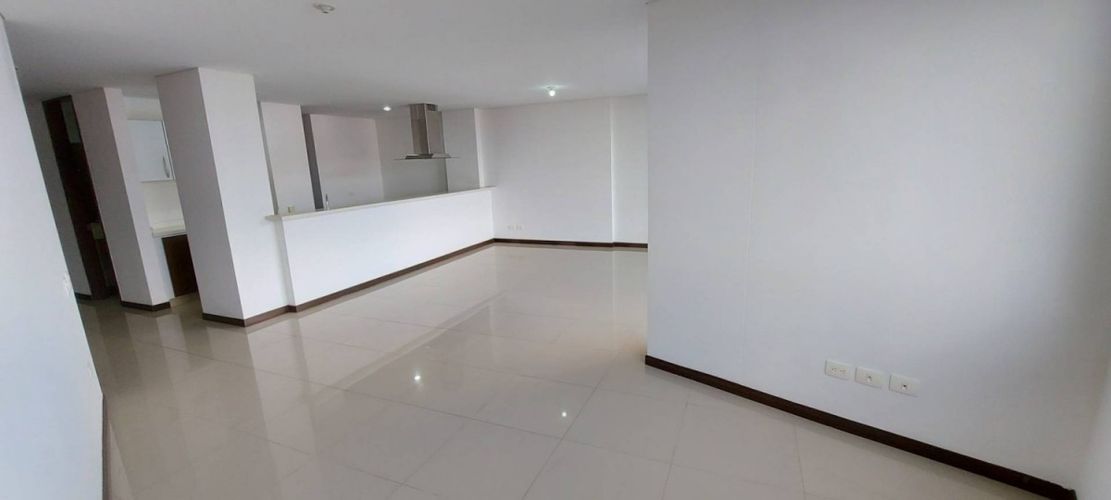 Apartamento en venta en Normandia, Cali · foto 4 de 18