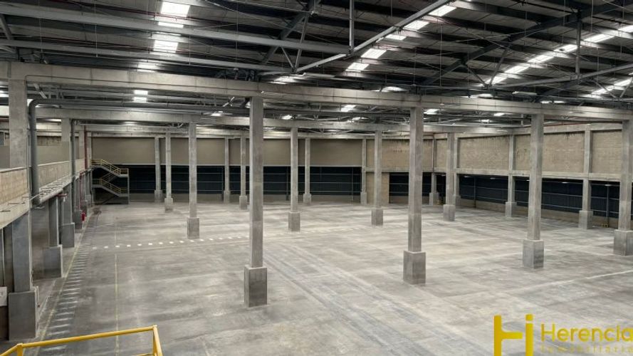 Bodega en arriendo en La Tablaza, La Estrella, 2978 m² · foto 2 de 8