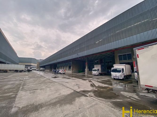 Bodega en arriendo en La Tablaza, La Estrella, 2978 m² · foto 6 de 8