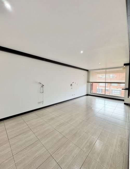 Apartamento de 3 alcobas en venta en Chicó Navarra, Bogotá, 240 m² · foto 13 de 19
