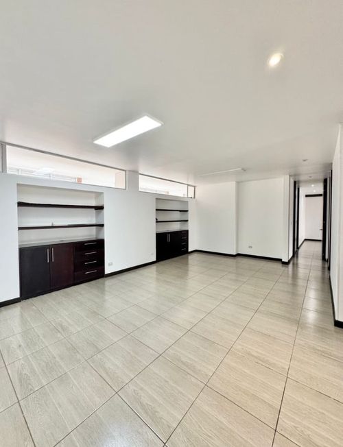 Apartamento de 3 alcobas en venta en Chicó Navarra, Bogotá, 240 m² · foto 6 de 19