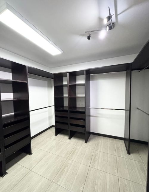 Apartamento de 3 alcobas en venta en Chicó Navarra, Bogotá, 240 m² · foto 15 de 19