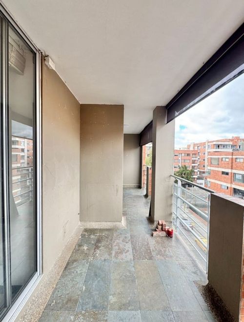 Apartamento de 3 alcobas en venta en Chicó Navarra, Bogotá, 240 m² · foto 3 de 19