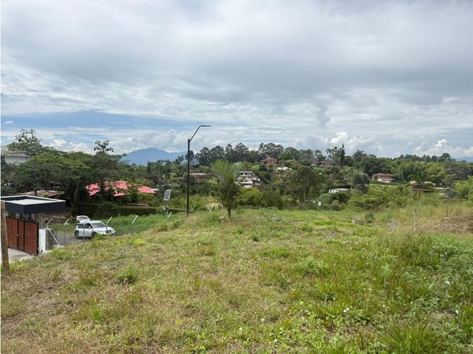 Lote en venta en Condina, Pereira, 2056 m² · foto 2 de 11