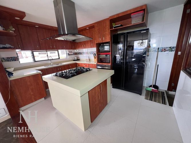 Casa de 4 alcobas en venta en Barrancas Norte, Bogotá, 270 m² · foto 4 de 24