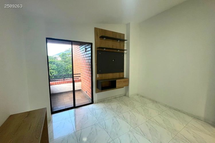 Apartamento de 4 alcobas en arriendo en Conquistadores, Medellín, 140 m² · foto 17 de 24
