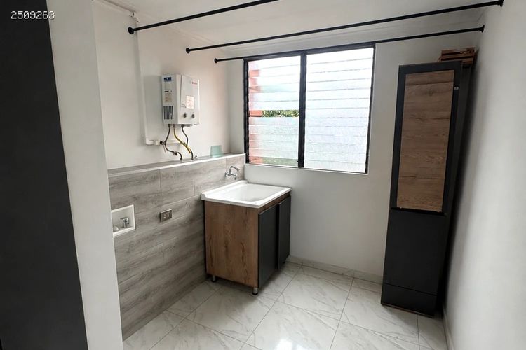Apartamento de 4 alcobas en arriendo en Conquistadores, Medellín, 140 m² · foto 9 de 24