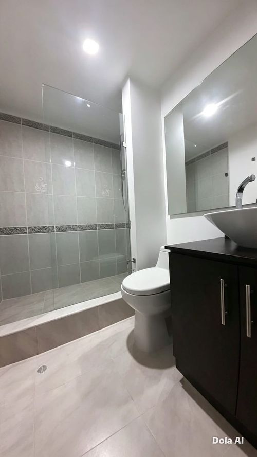 Apartamento en venta en Santa Barbara Occidental, Bogotá · foto 2 de 9