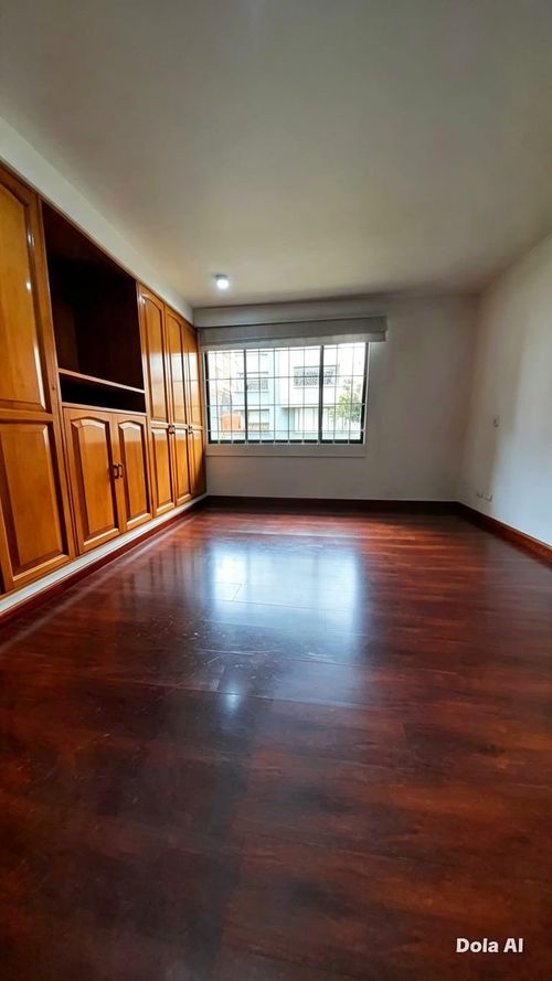 Apartamento en venta en Santa Barbara Occidental, Bogotá · foto 5 de 9
