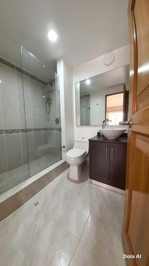 Apartamento en venta en Santa Barbara Occidental, Bogotá · foto 6 de 9