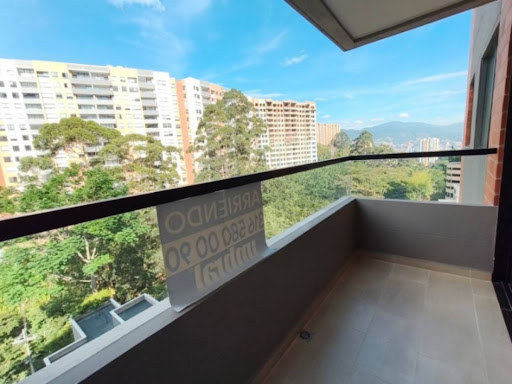 Apartamento en arriendo en Camino Verde, Envigado · foto 17 de 18