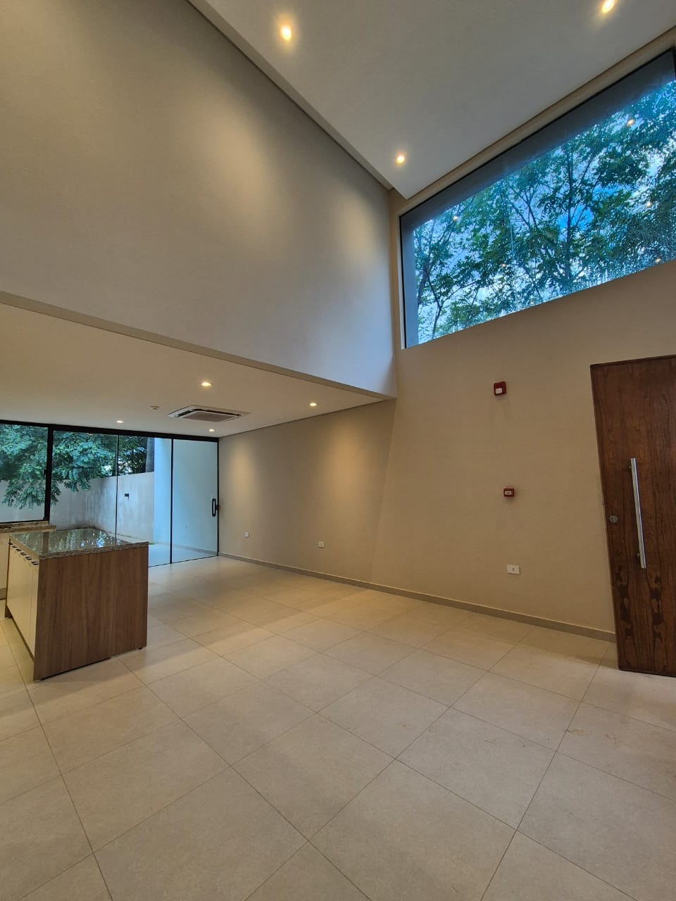 VENDO PROPIEDAD EN EXCLUSIVO CONDOMINIO EN LUQUE - ZONA AEROPUERTO — foto 2