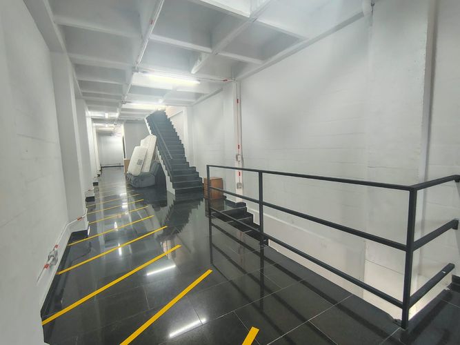 Bodega en arriendo en Trinidad, Medellín, 330 m² · foto 2 de 12