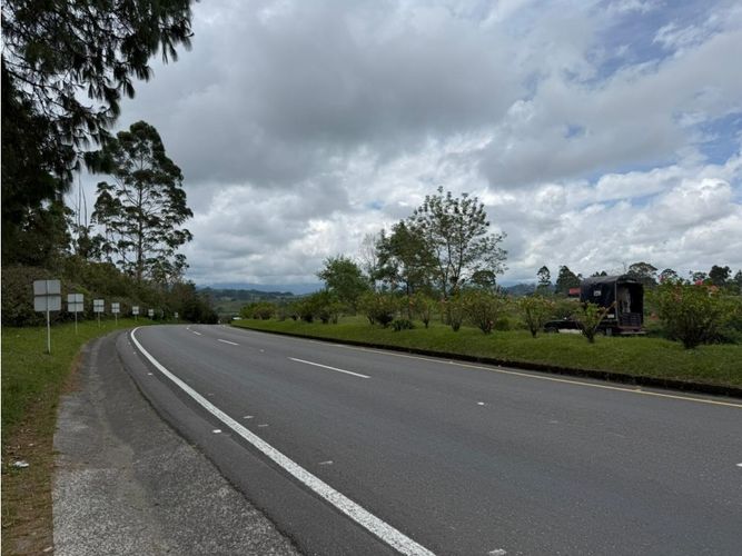 Finca en venta en Tribunas Corcega, Pereira, 100 m² · foto 2 de 21