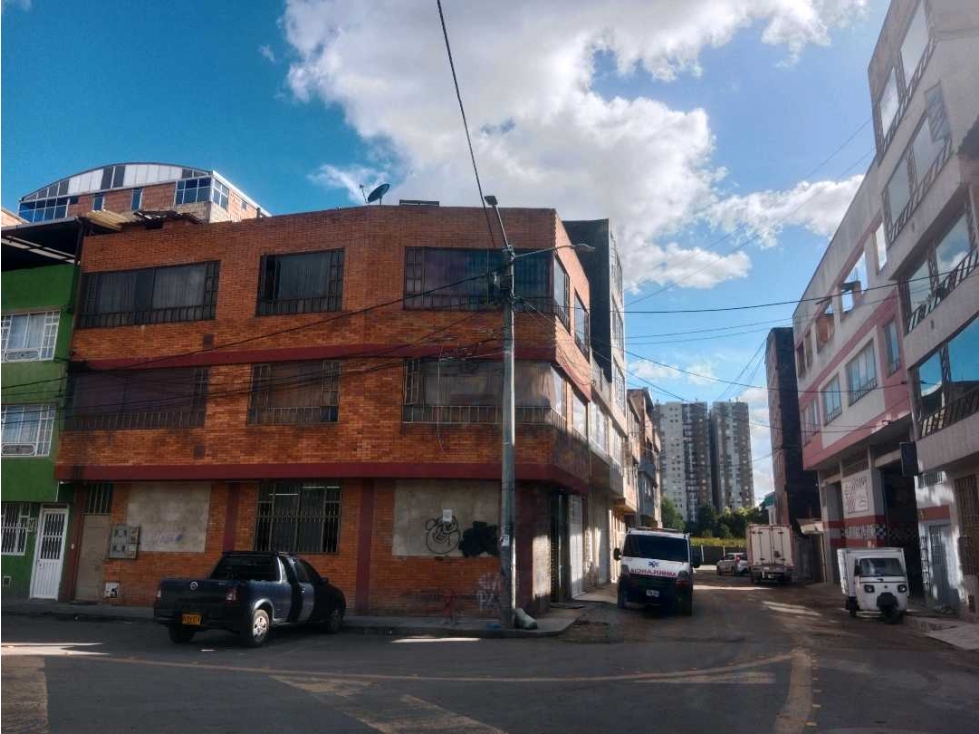 Casa en venta en Castilla, Bogotá · foto 2 de 24