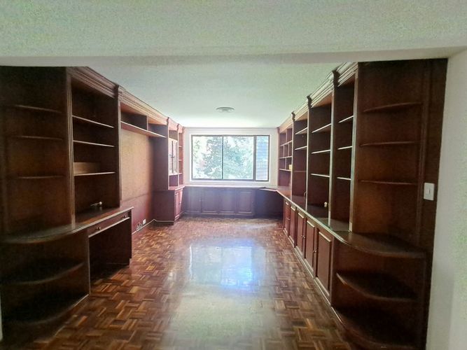 Apartamento de 4 alcobas en venta en La Florida, Medellín, 204 m² · foto 3 de 19