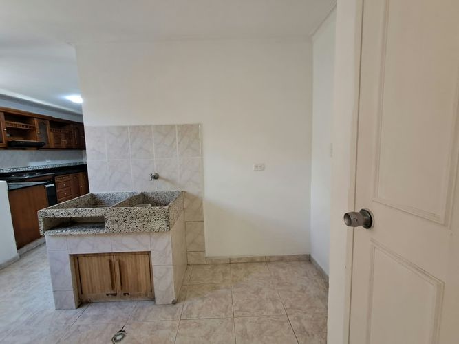 Apartamento de 4 alcobas en venta en La Florida, Medellín, 204 m² · foto 11 de 19