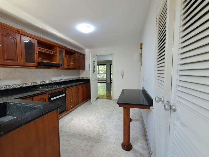 Apartamento de 4 alcobas en venta en La Florida, Medellín, 204 m² · foto 13 de 19