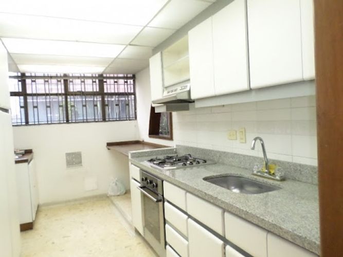 Apartaestudio en venta en Chico Norte, Bogotá, 81 m² · foto 10 de 17
