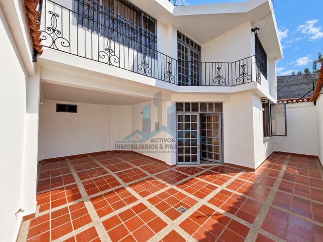 Casa de 4 alcobas en venta en Girardot, Girardot, 220 m² · foto 3 de 18