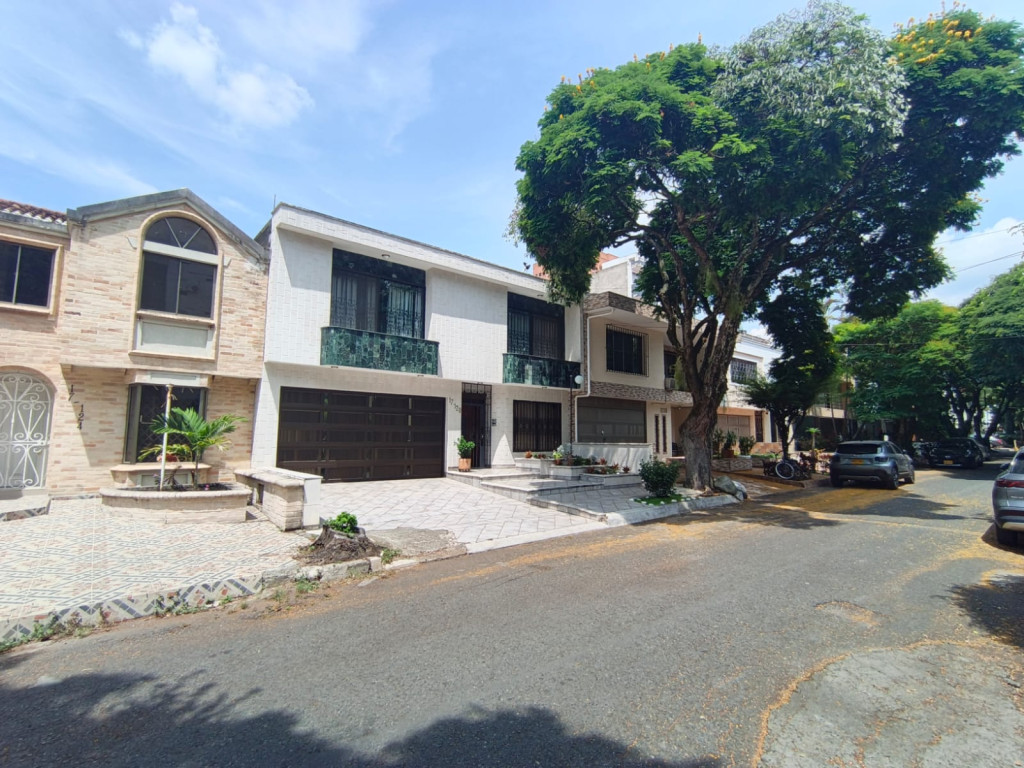 Casa en Arriendo en Ciudad jardin, Cali