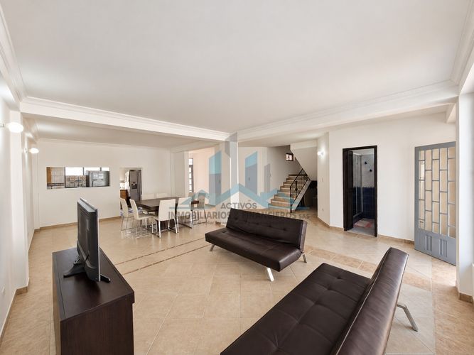 Casa de 4 alcobas en venta en Girardot, Girardot, 220 m² · foto 6 de 18