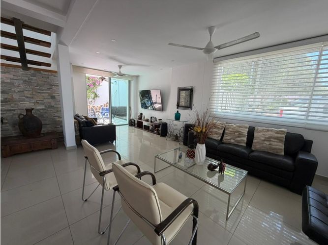 Casa de 3 alcobas en venta en Villa Campestre, Barranquilla, 244 m² · foto 2 de 24