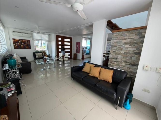 Casa de 3 alcobas en venta en Villa Campestre, Barranquilla, 244 m² · foto 3 de 24