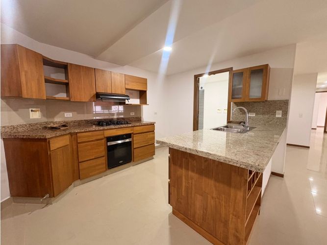 Apartaestudio en arriendo en Las Lomitas, Sabaneta, 117 m² · foto 2 de 13