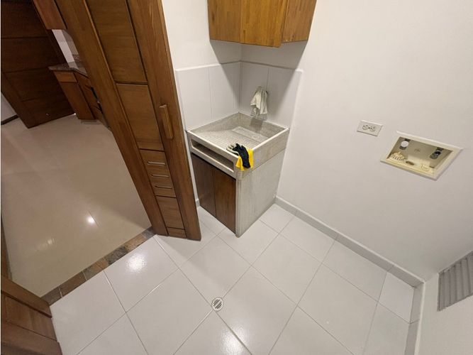 Apartaestudio en arriendo en Las Lomitas, Sabaneta, 117 m² · foto 10 de 13