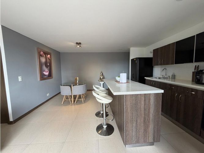 Apartamento de 2 alcobas en venta en Entreamigos, Medellín, 76 m² · foto 2 de 18
