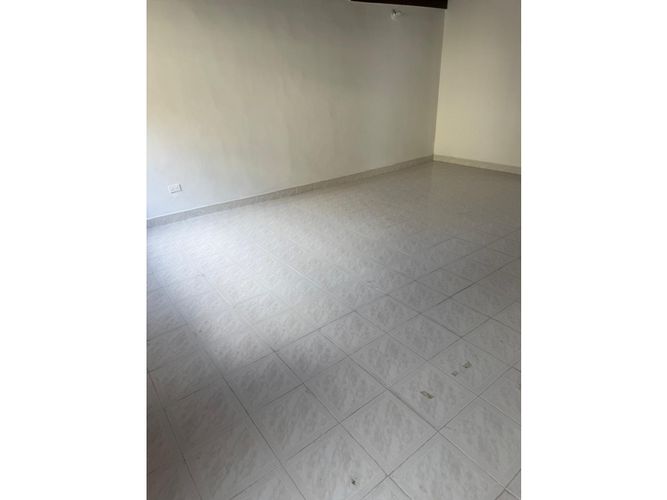 Casa de 3 alcobas en venta en Laureles, Medellín, 216 m² · foto 2 de 23