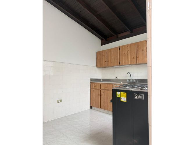 Casa de 3 alcobas en venta en Laureles, Medellín, 216 m² · foto 3 de 23