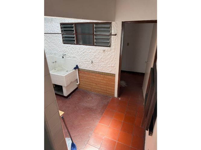 Casa de 3 alcobas en venta en Laureles, Medellín, 216 m² · foto 5 de 23