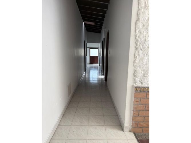 Casa de 3 alcobas en venta en Laureles, Medellín, 216 m² · foto 9 de 23