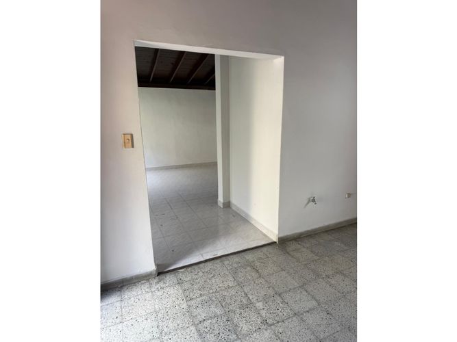Casa de 3 alcobas en venta en Laureles, Medellín, 216 m² · foto 10 de 23