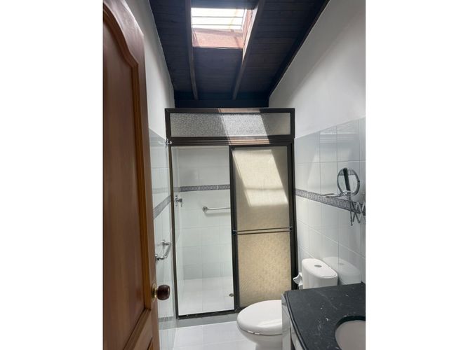 Casa de 3 alcobas en venta en Laureles, Medellín, 216 m² · foto 16 de 23