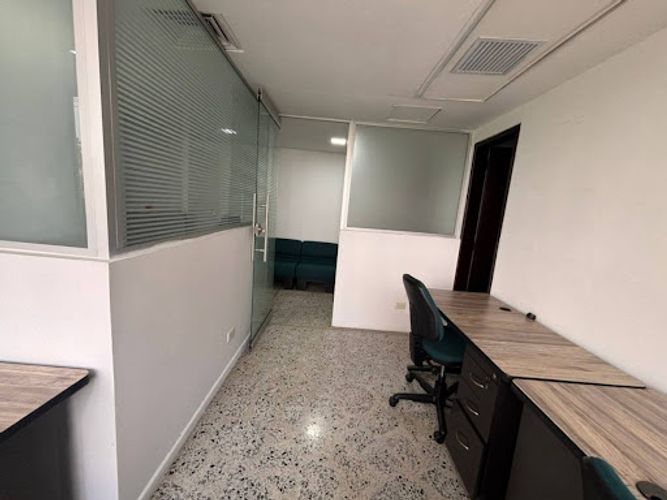 Oficina en arriendo en Cristo Rey, Medellín, 30 m² · foto 5 de 7