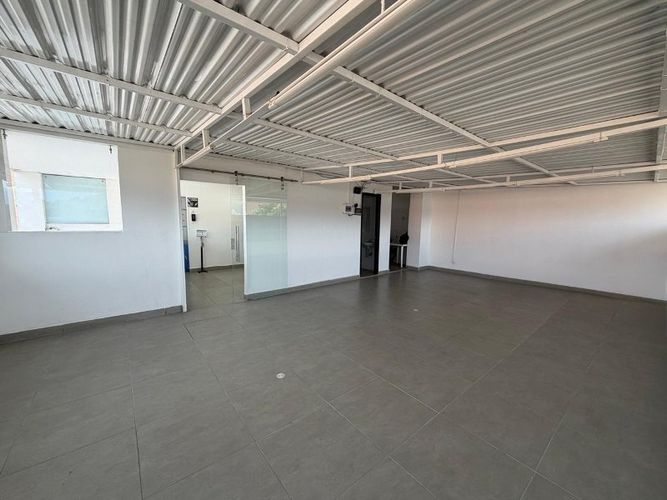 Oficina en arriendo en Suramericana, Medellín, 50 m² · foto 2 de 5