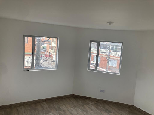 Casa en venta en Fontibon, Bogotá · foto 3 de 17