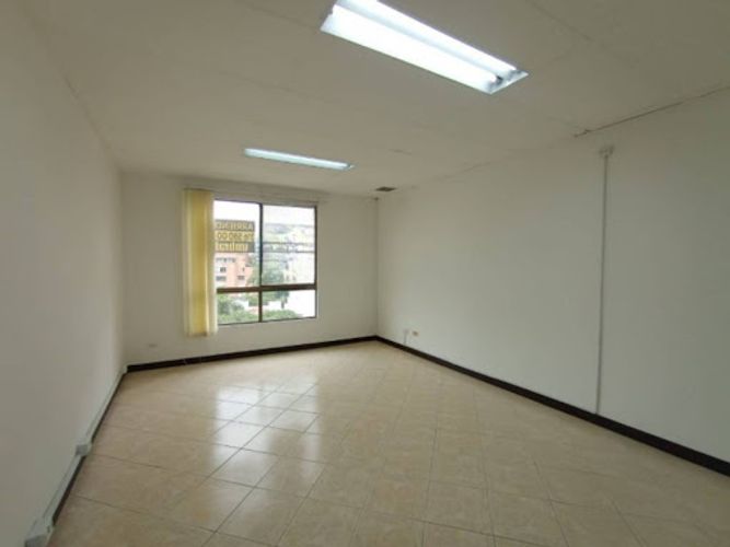 Oficina en arriendo en Patio Bonito, Medellín, 38 m² · foto 4 de 10