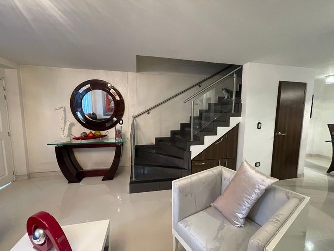 Casa de 5 alcobas en venta en Anillo Vial, Floridablanca, 177 m² · foto 4 de 24