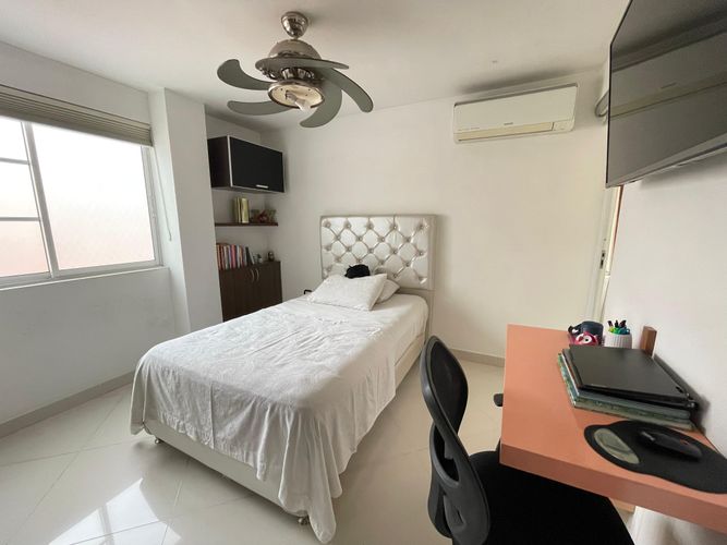 Casa de 5 alcobas en venta en Anillo Vial, Floridablanca, 177 m² · foto 9 de 24