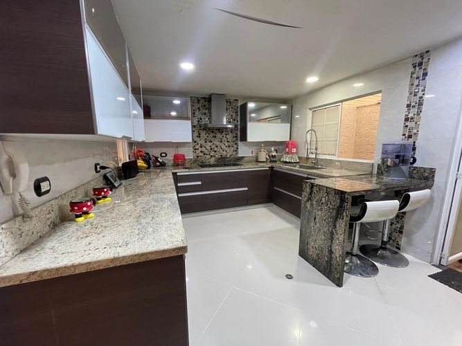 Casa de 5 alcobas en venta en Anillo Vial, Floridablanca, 177 m² · foto 7 de 24