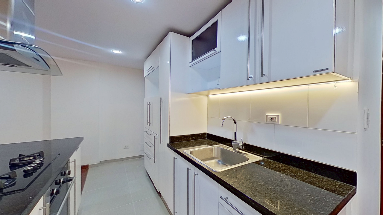 Apartamento en venta en Santa Barbara Central, Bogotá · foto 3 de 20