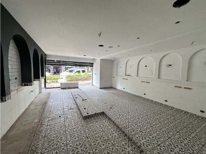 Local en arriendo en El Poblado, Medellín, 83 m² · foto 2 de 12
