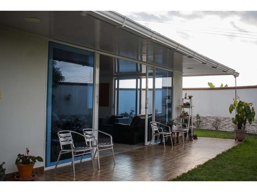 Casa en venta en Arabia, Pereira · foto 2 de 6